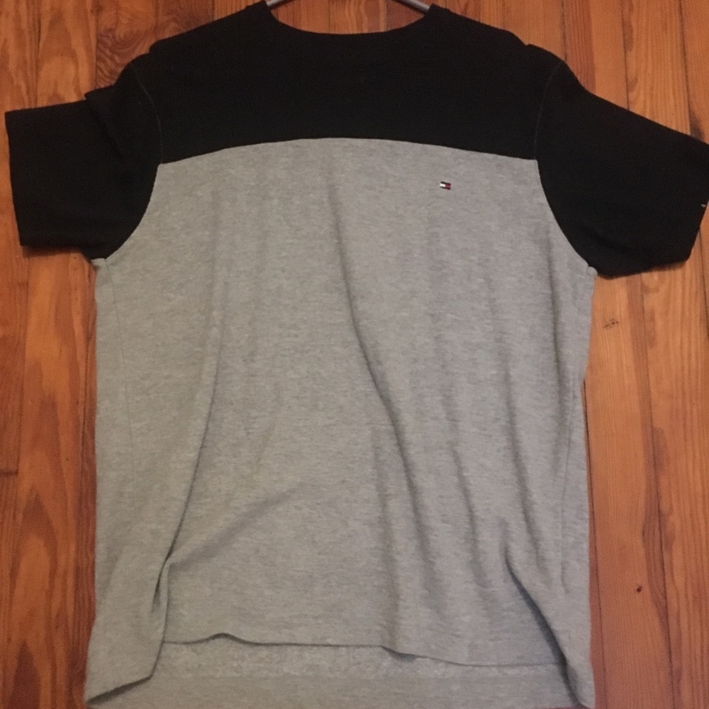 Tommy Hilfiger shirt - Picture 1 of 3
